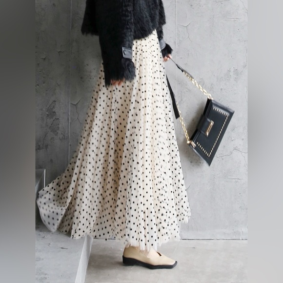 ♥️French Polka Dot Maxi Skirt ♥️ - Picture 6 of 12